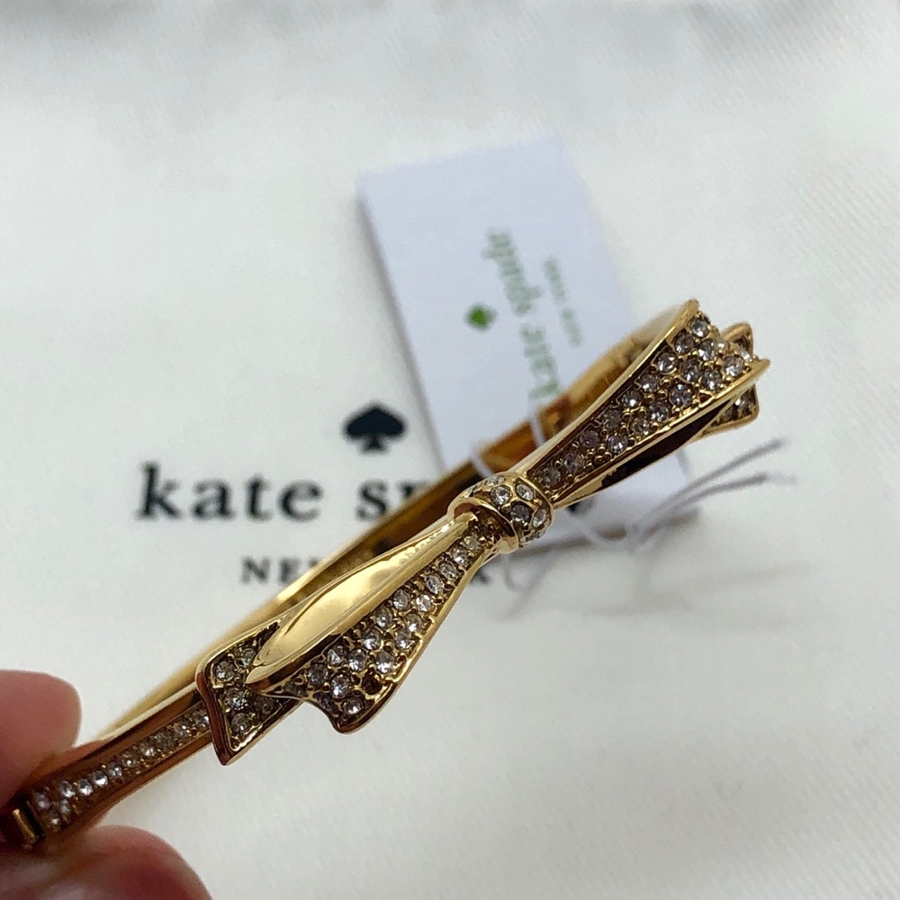 KATE♠️SPADE LOVE NOTES LARGE BOW GOLD BRACELET - Picture 2 of 5